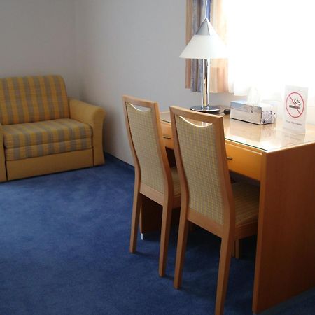 Pension Demmel, Bed & Breakfast Bruckmühl Exteriör bild