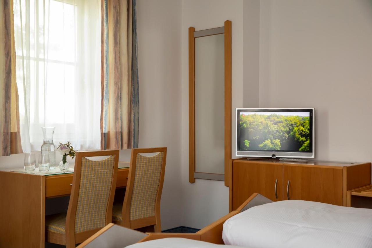 Pension Demmel, Bed & Breakfast Bruckmühl Exteriör bild